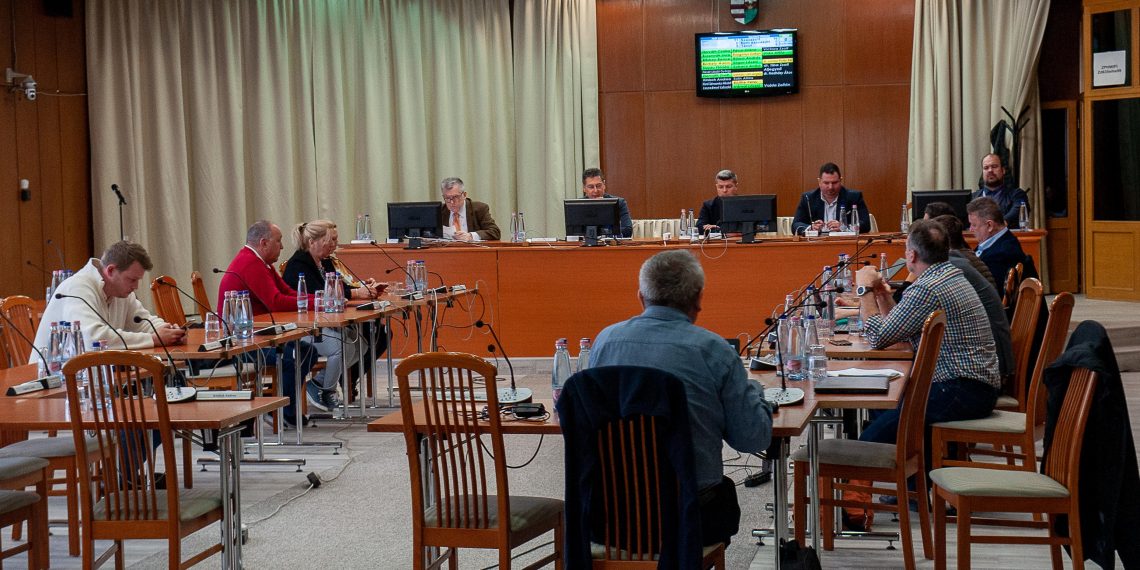 2023-03-23-Rendkivuli-Testuleti_BRP2077-1140×570 Az önkormányzatnál marad a járóbeteg-szakellátás