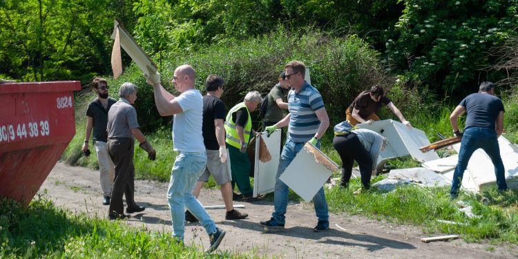 Tisztább Zuglóért: szemétszedés és növénytelepítés