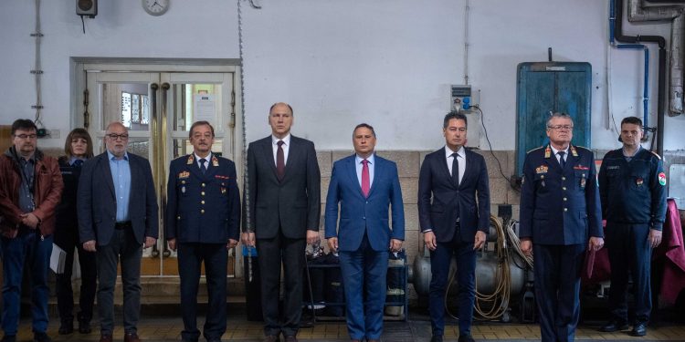 20230504-tuzolto-elismeres-atadas-6-750×375 Önzetlenül, bátran szolgálnak a tűzoltók
