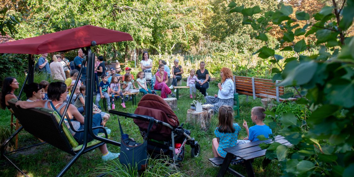 2023-09-03-Zsalya-kozossegi-kert_BRP5845-1140×570 Zsálya piknik mesével