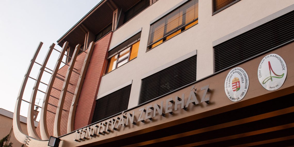 Átadták a Columbus utcai zeneházat