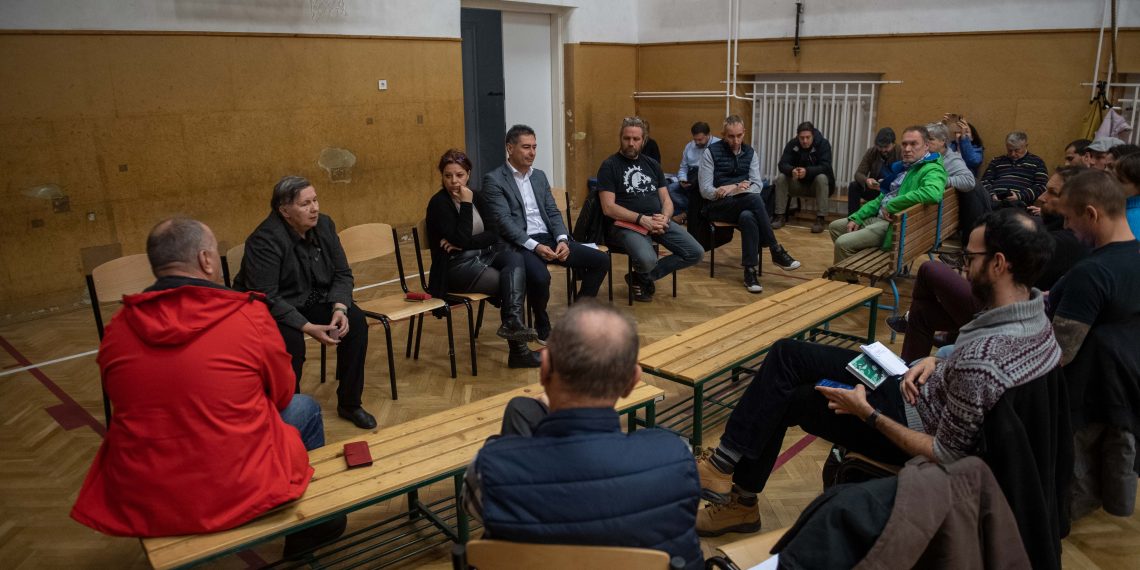 Lakossági fórumot tartottak az Angol utcában