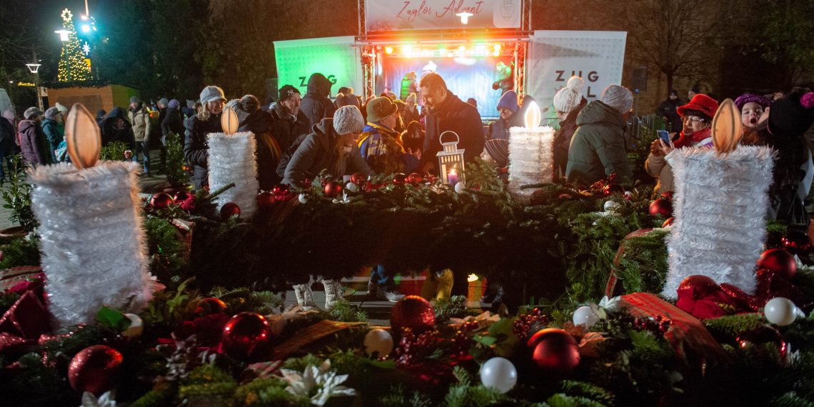 2023-12-03-Zugloi-Advent-Elso-gyertya-meggyujtasa-Bosnyak-ter_BRP3054-1140×570 Zuglói advent első vasárnapja