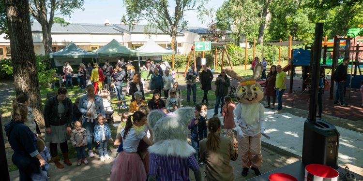 20250510-szomszedunnep-mokavar-ovi-STG-6-750×375 Szomszédolás a Róna parkban